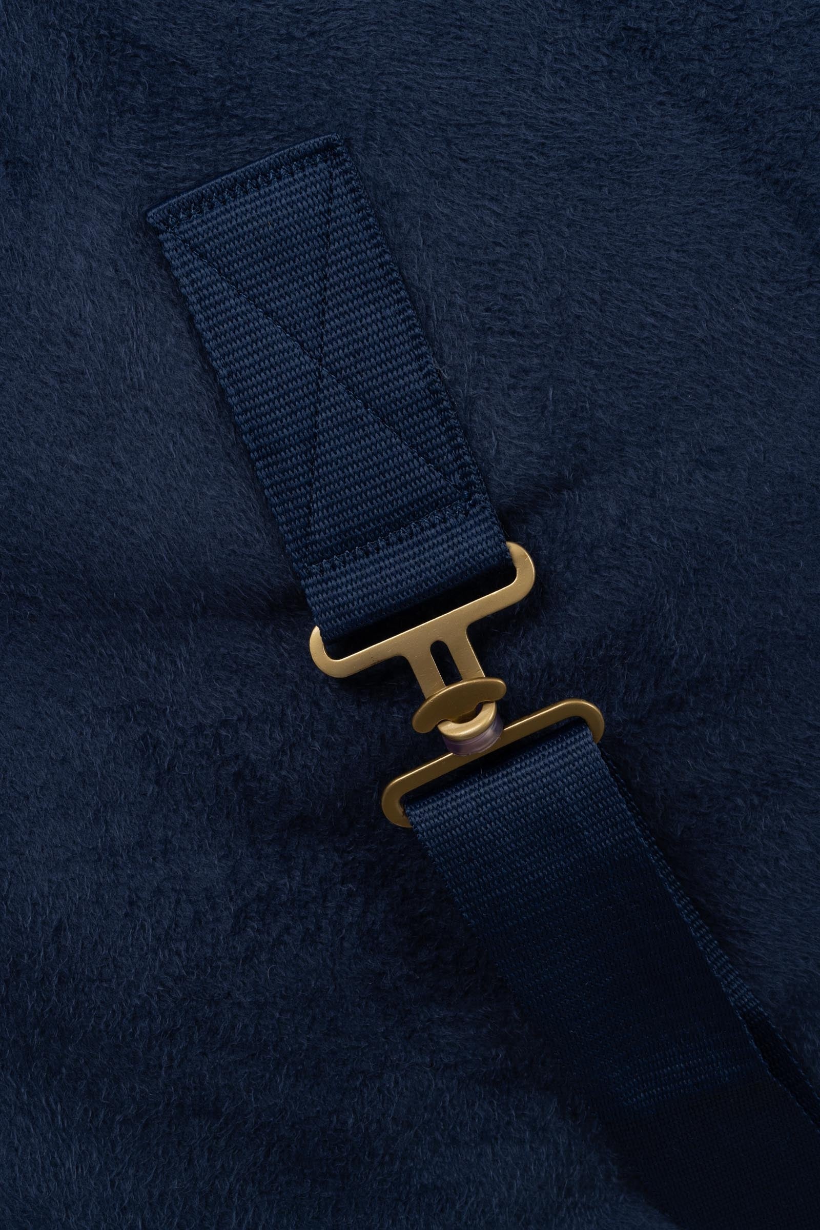 Horze Lincoln Fleece Rug with Fur Collar Horse Rugs