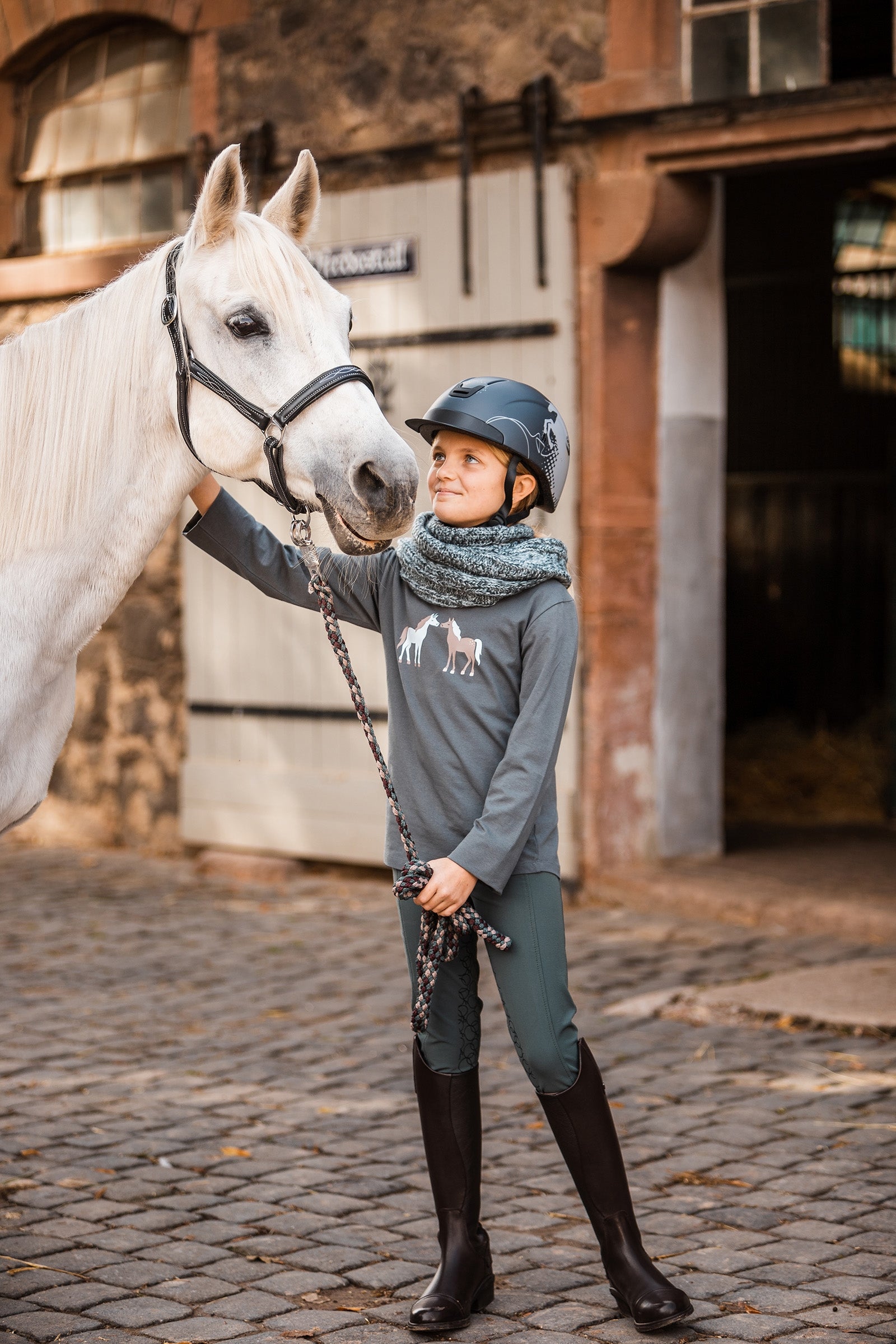 Horze Leighton Teens Knitted Loop Scarf Accessories