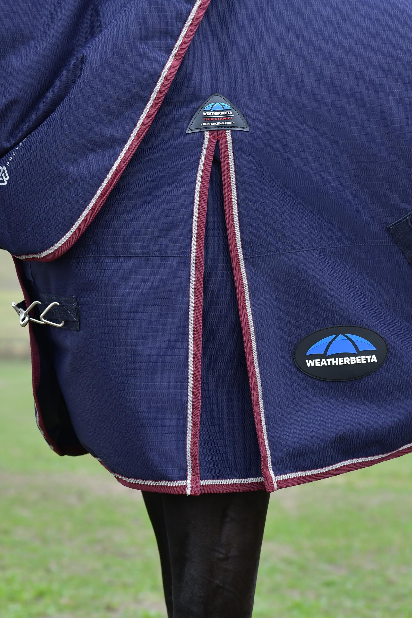 Weatherbeeta Comfitec Essential Turnout Detach-a-Neck, 50 g Horse Rugs