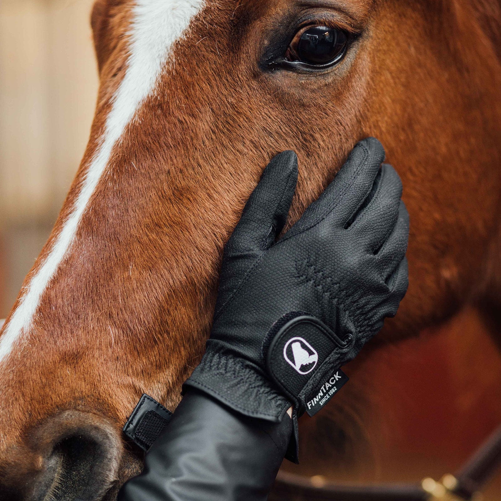 Finntack Pro Orlando synthetic leather gloves Racing Tack