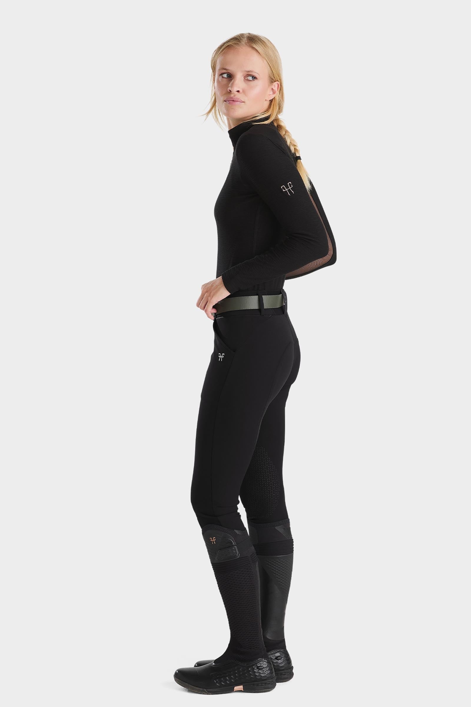 Model shot 5