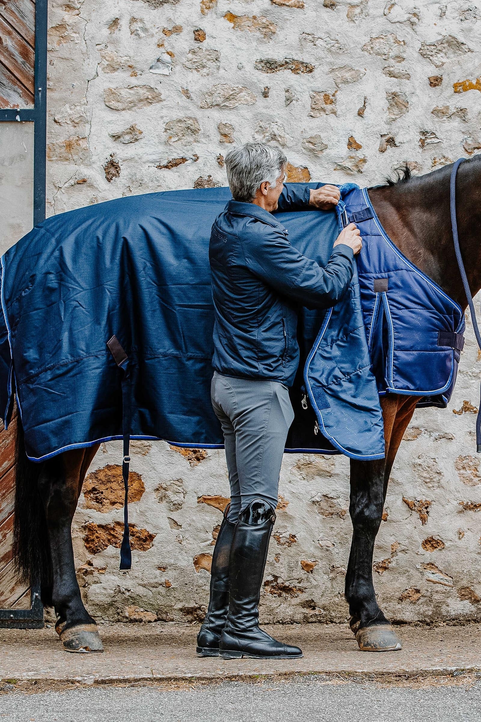 EQUITHÈME Classic 1200D Turnout Rug, 200 g Horse Rugs