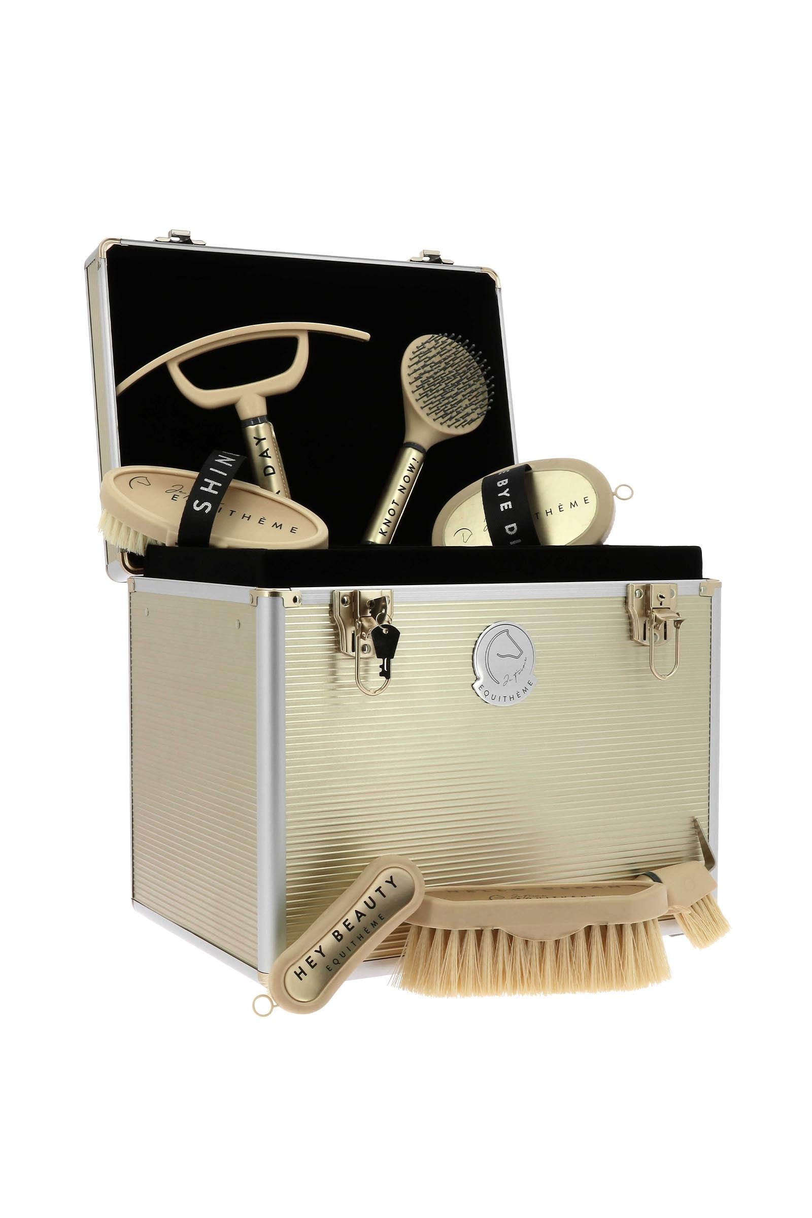 EQUITHÈME Je t'aime Grooming Box Horse Grooming Tools
