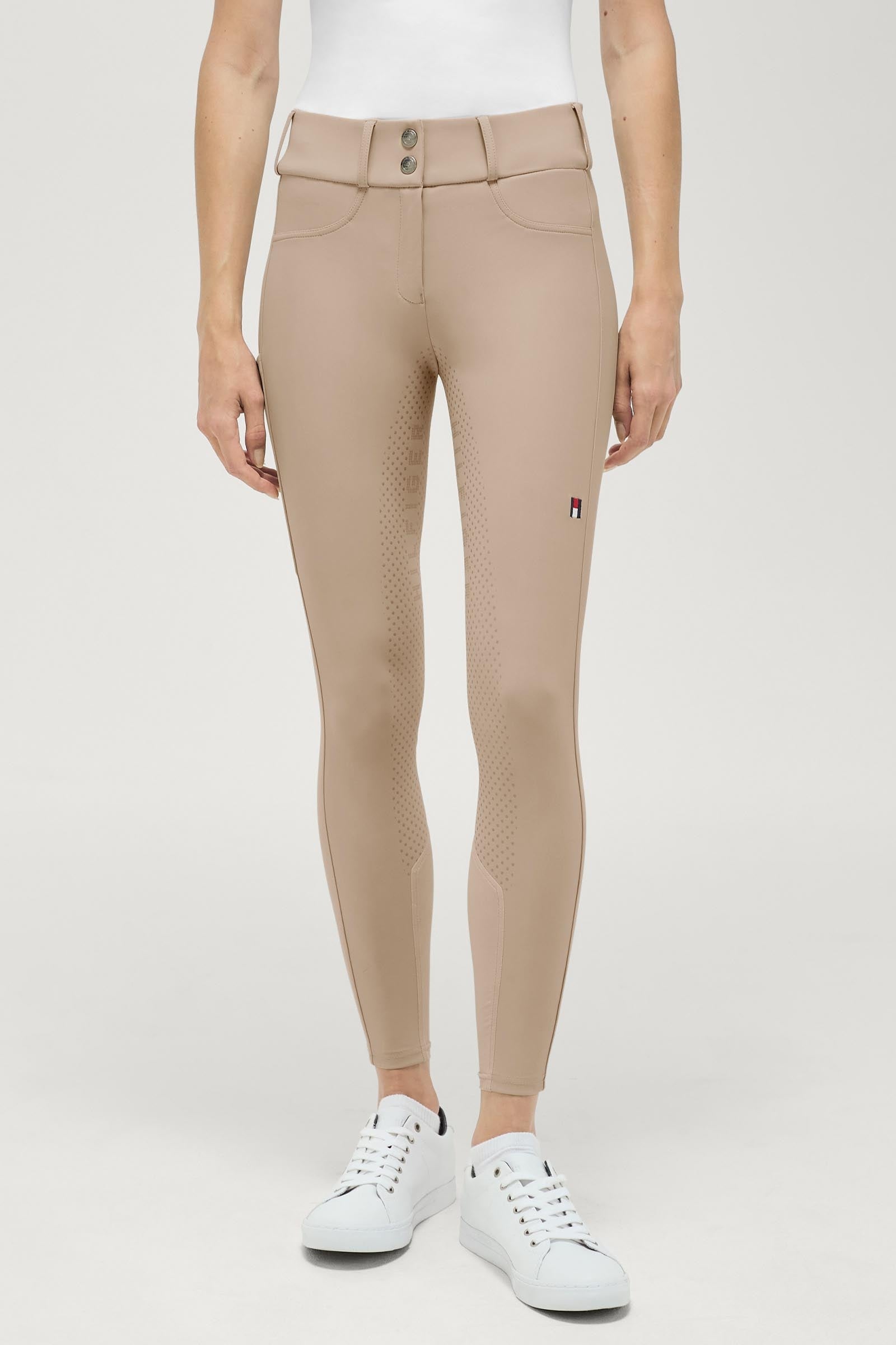 Model shot 1