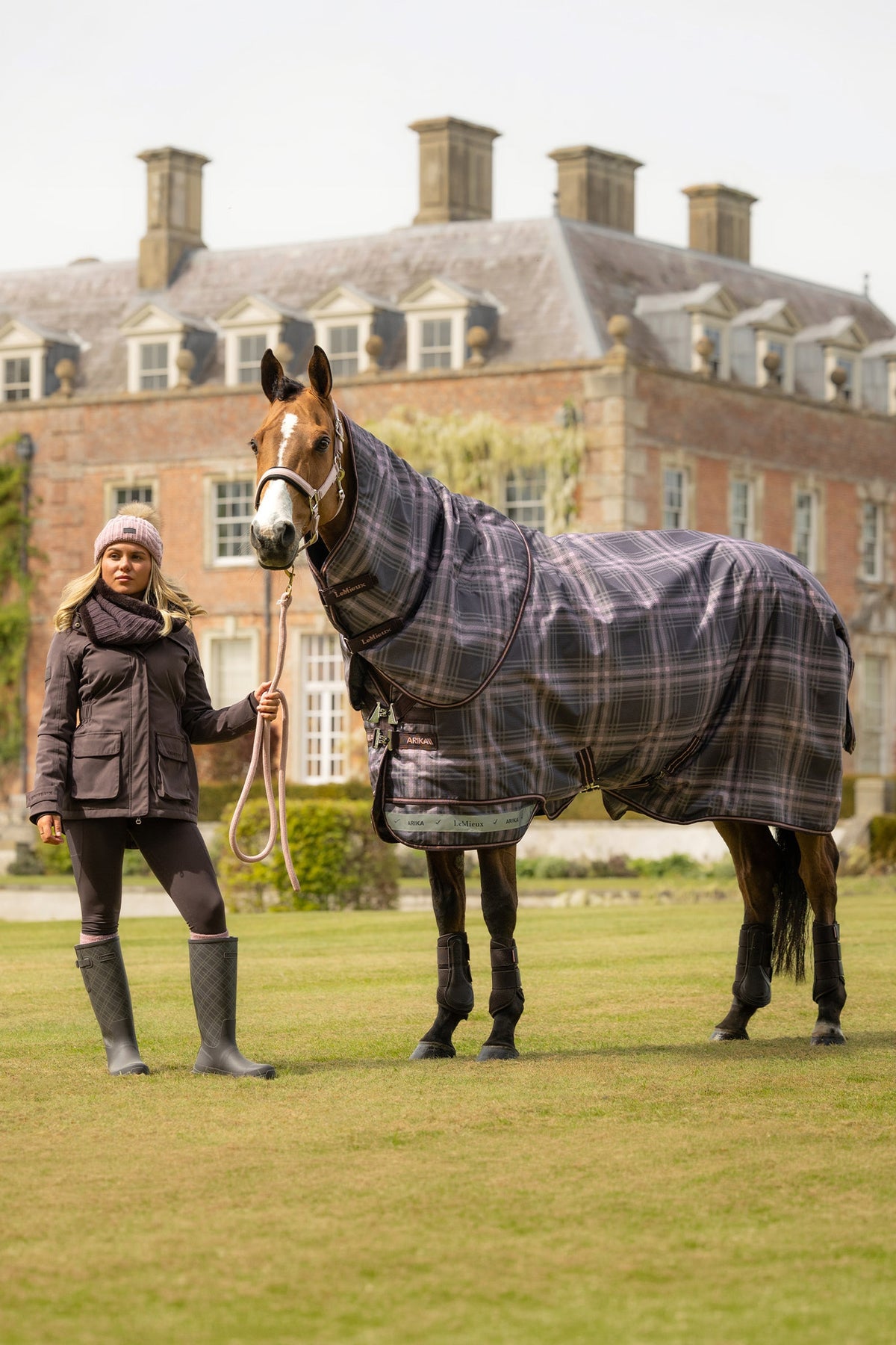 LeMieux Arika Heritage Check Turnout Rug, 100 g Horse Rugs